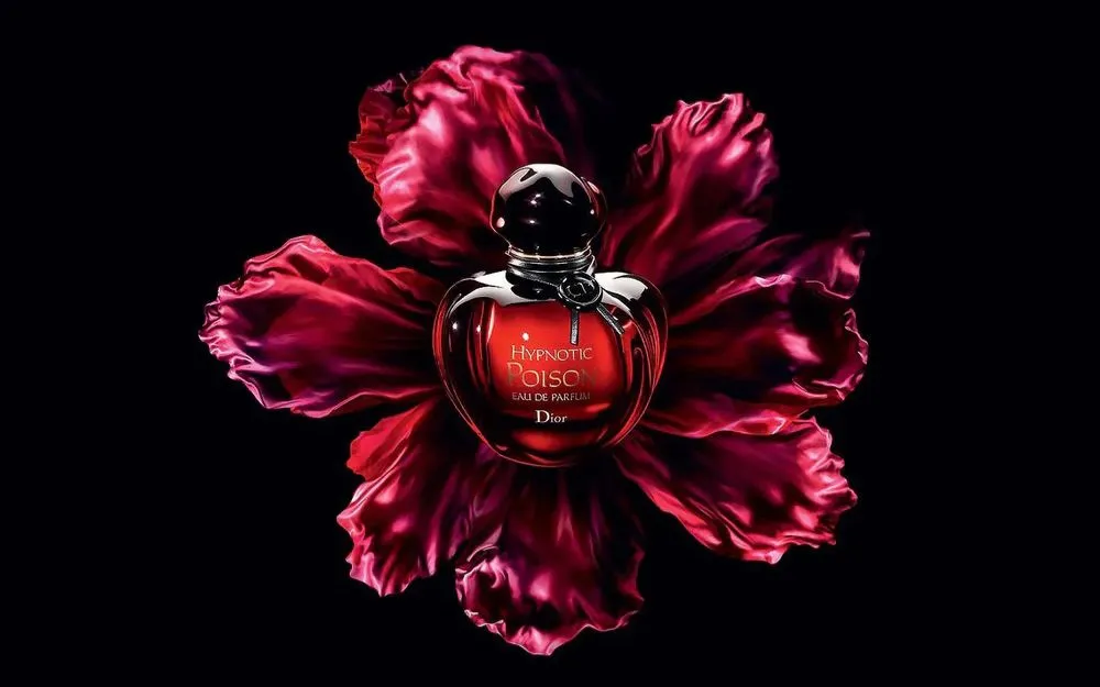 Review 10 Chai Nước Hoa Màu Đỏ Quyến Rũ, Bán Chạy Năm 2026 - 15