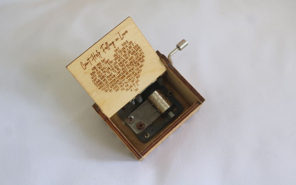 Bạn Gái Giận Nên Tặng Gì? Gợi Ý Quà Tặng Xin Lỗi Tinh Tế - 10