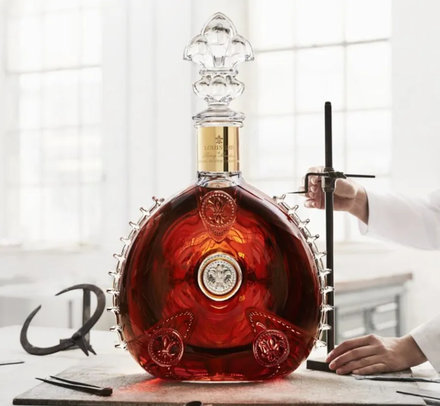 10. Rượu Ngon Đắt Tiền