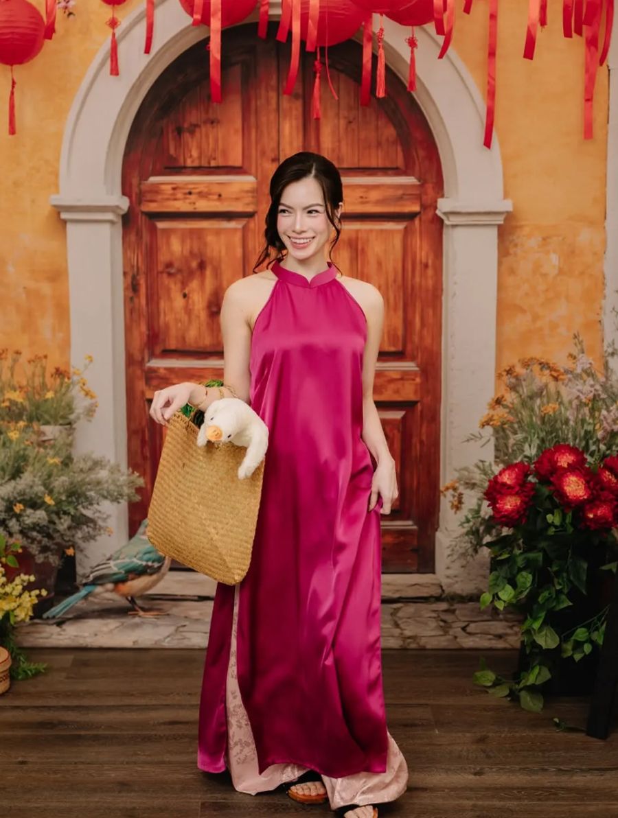 Áo dài cách tân cổ yếm