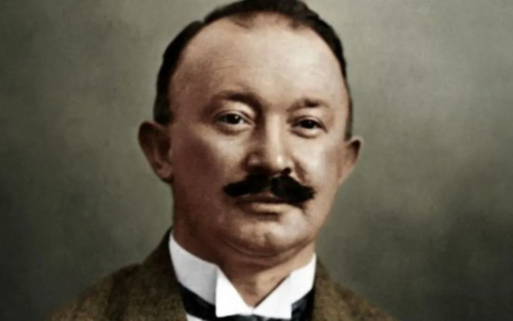 Tổng Quan Về Thương Hiệu Hugo Boss: Lịch Sử & Đặc Điểm Nổi Bật - 5