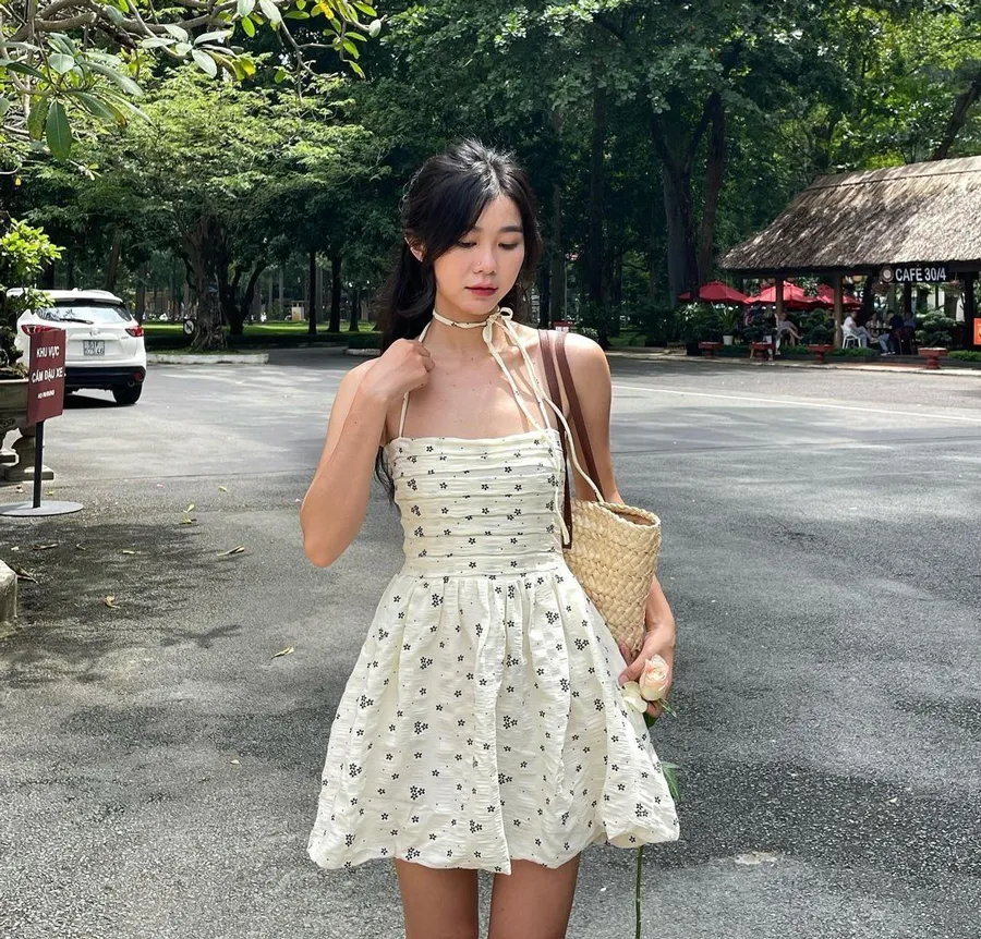 Đầm hoa nhẹ nhàng