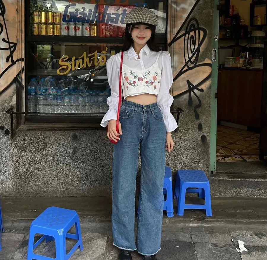 Áo croptop và quần ống rộng