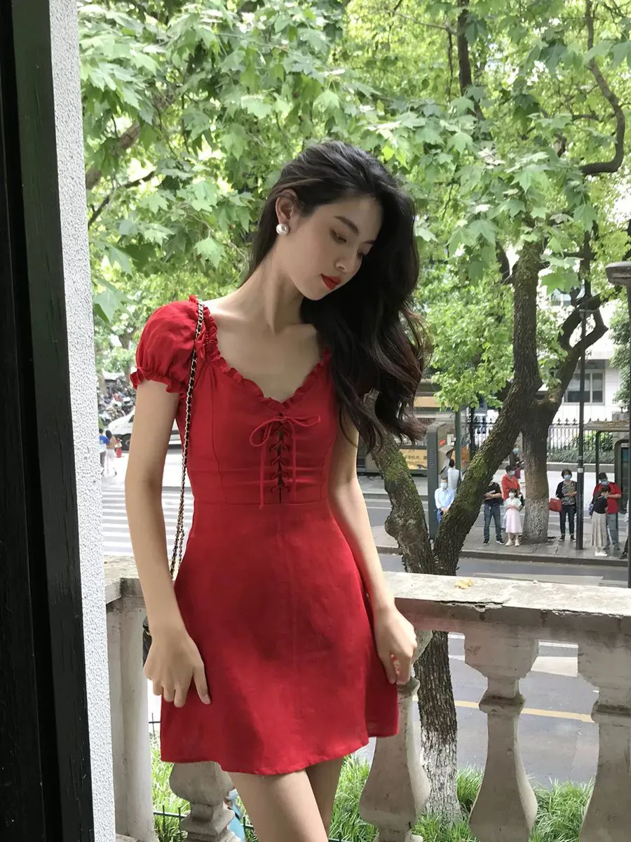 Outfit tông đỏ