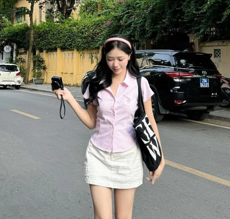 Áo sơ mi và chân váy chữ A