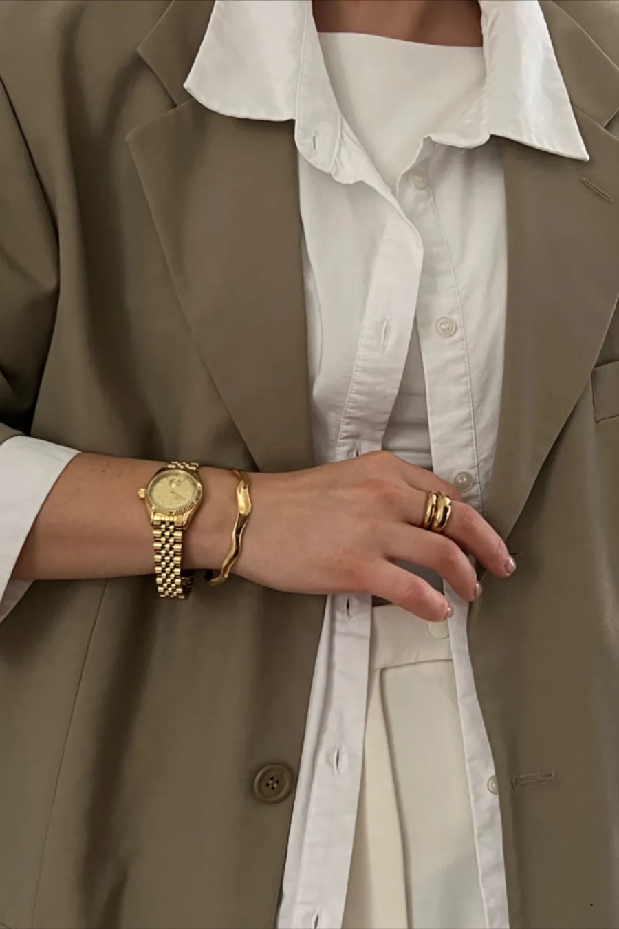 Cách đeo 4 - Càng lỏng càng đúng điệu