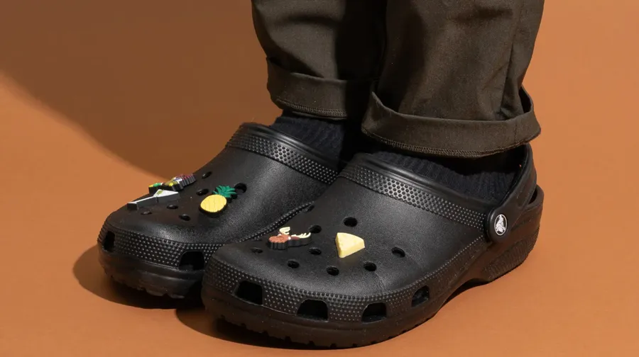 Cách phân biệt dép Crocs thật và giả