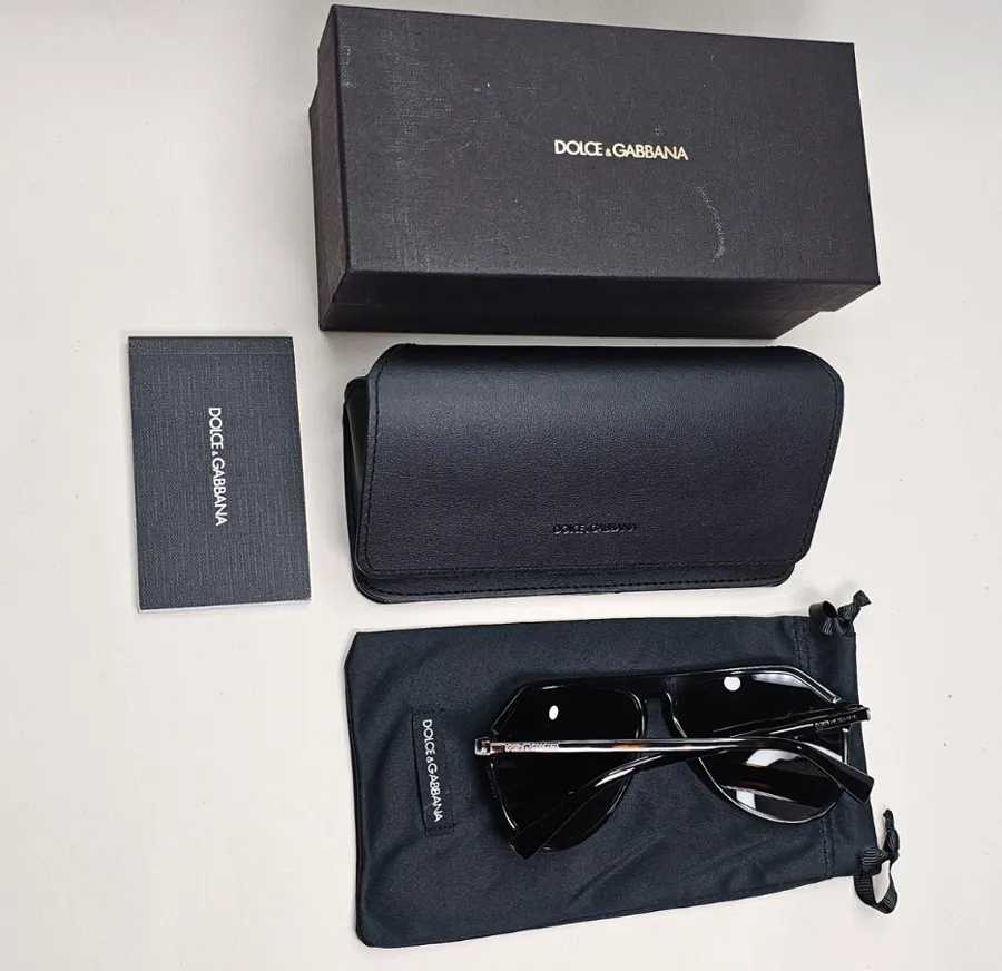 Cách nhận biết kính mắt Dolce & Gabbana chính hãng