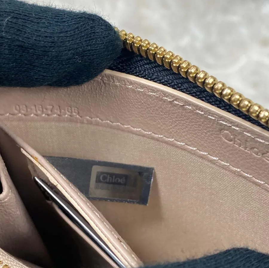 Cách phân biệt túi Chloé thật và giả