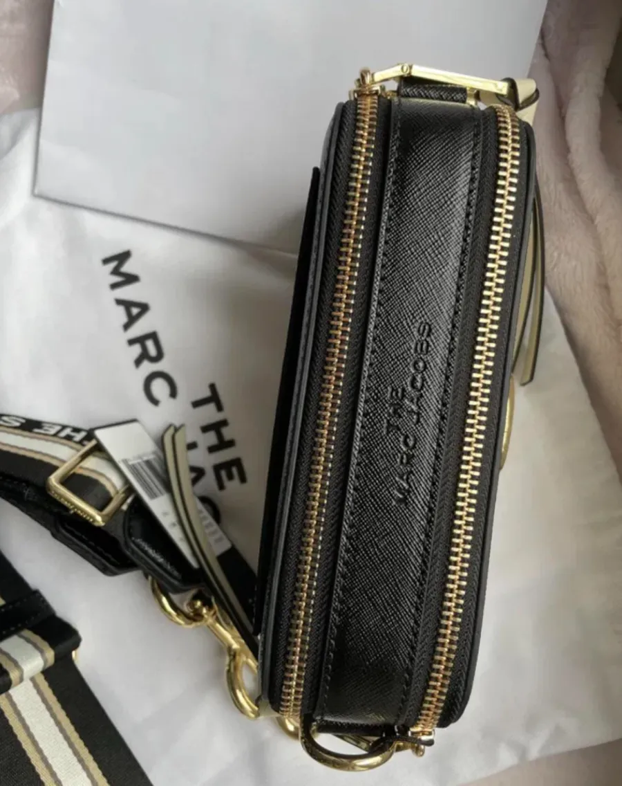 Túi đựng và phụ kiện đi kèm