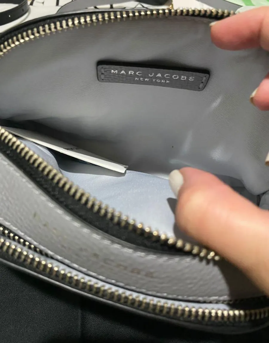 Ngăn túi và chi tiết bên trong