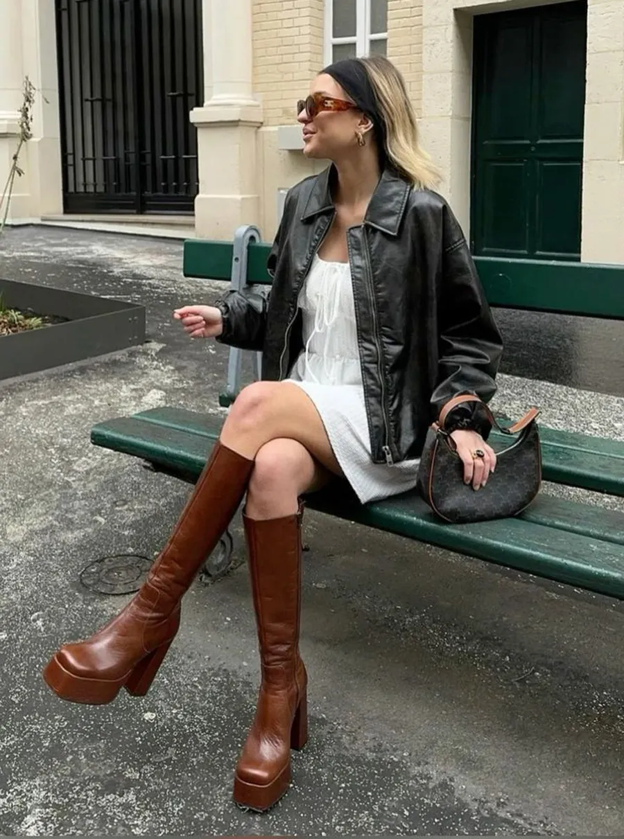 Phối áo khoác với đầm theo form người sao cho tôn dáng