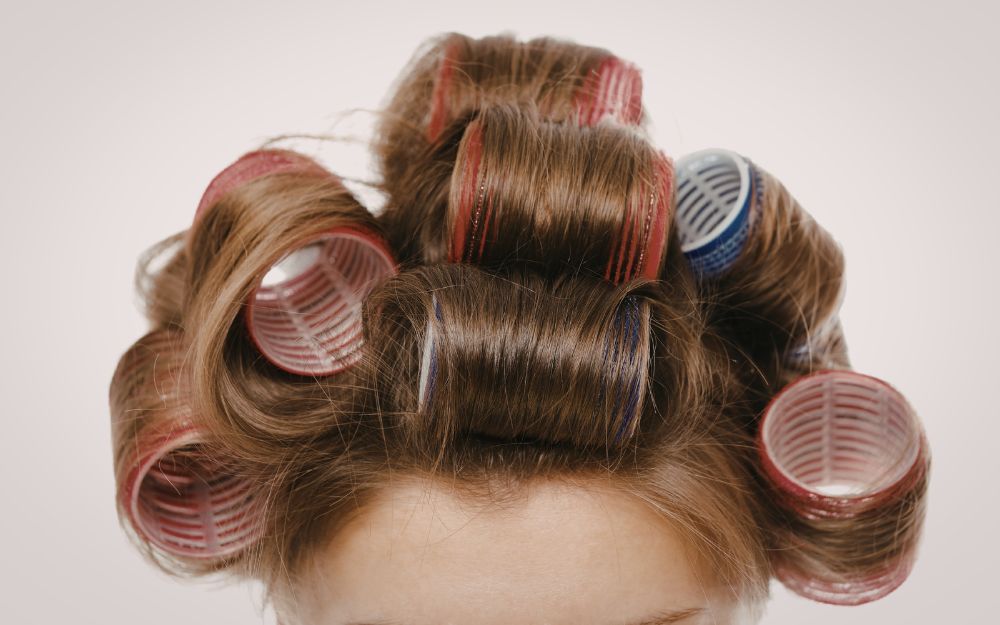 6 Cách Uốn Phồng Chân Tóc Giúp Dày Tóc Đơn Giản, Giữ Nếp Lâu - 3