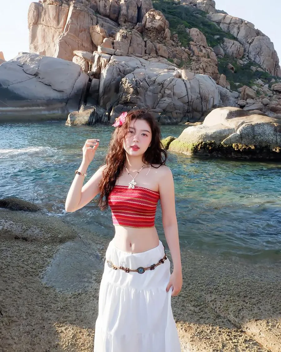 Cap đăng ảnh đi biển buồn, đầy tâm trạng