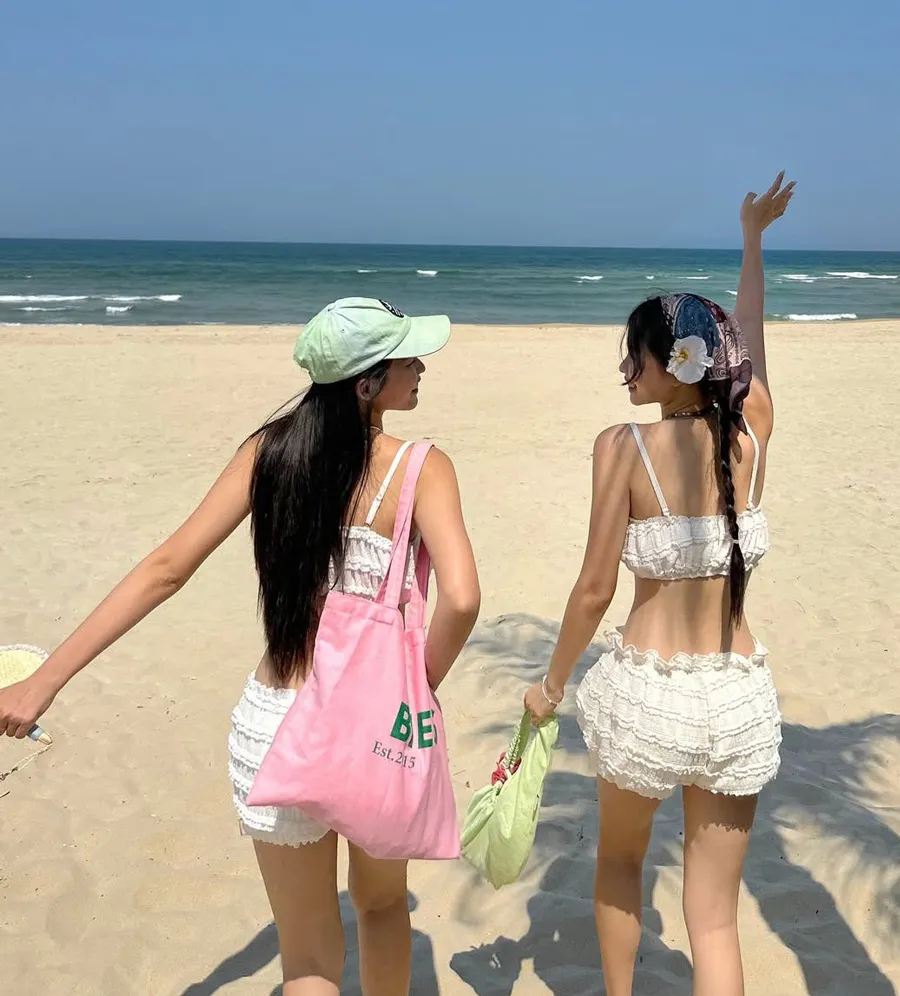 Những caption đi biển mang màu sắc suy tư, triết lý