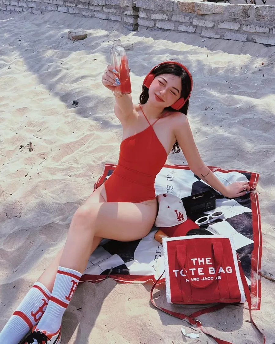 Cap đăng ảnh đi biển du lịch: thư giãn, chill và đầy cảm hứng