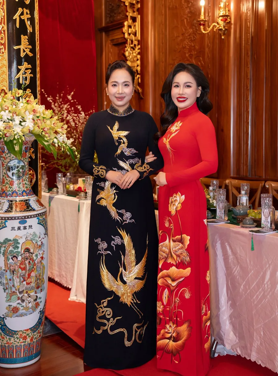 Áo dài truyền thống