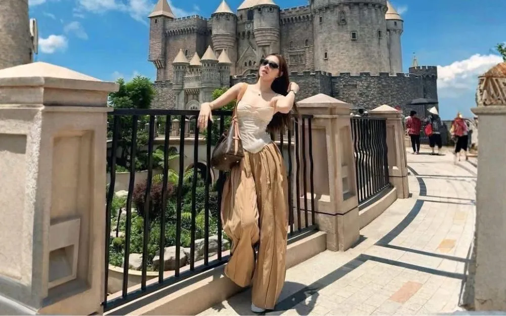 Đi Bà Nà Hill Mặc Gì Chụp Ảnh Đẹp? Gợi Ý 15 Outfit Cho Nam Nữ - 2