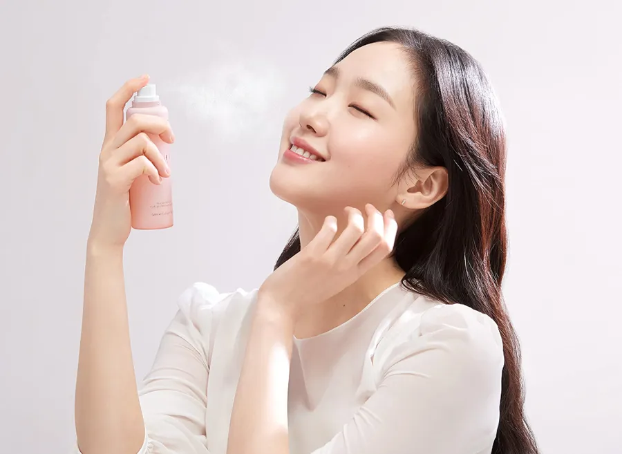 Xịt khoáng cấp ẩm: 2-3 lần mỗi ngày