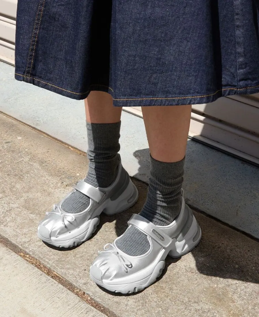 giày thể thao satin