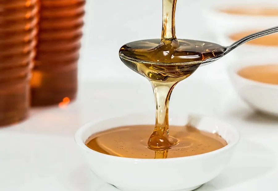 Mặt nạ khổ qua và mật ong giúp dưỡng ẩm, kháng khuẩn 