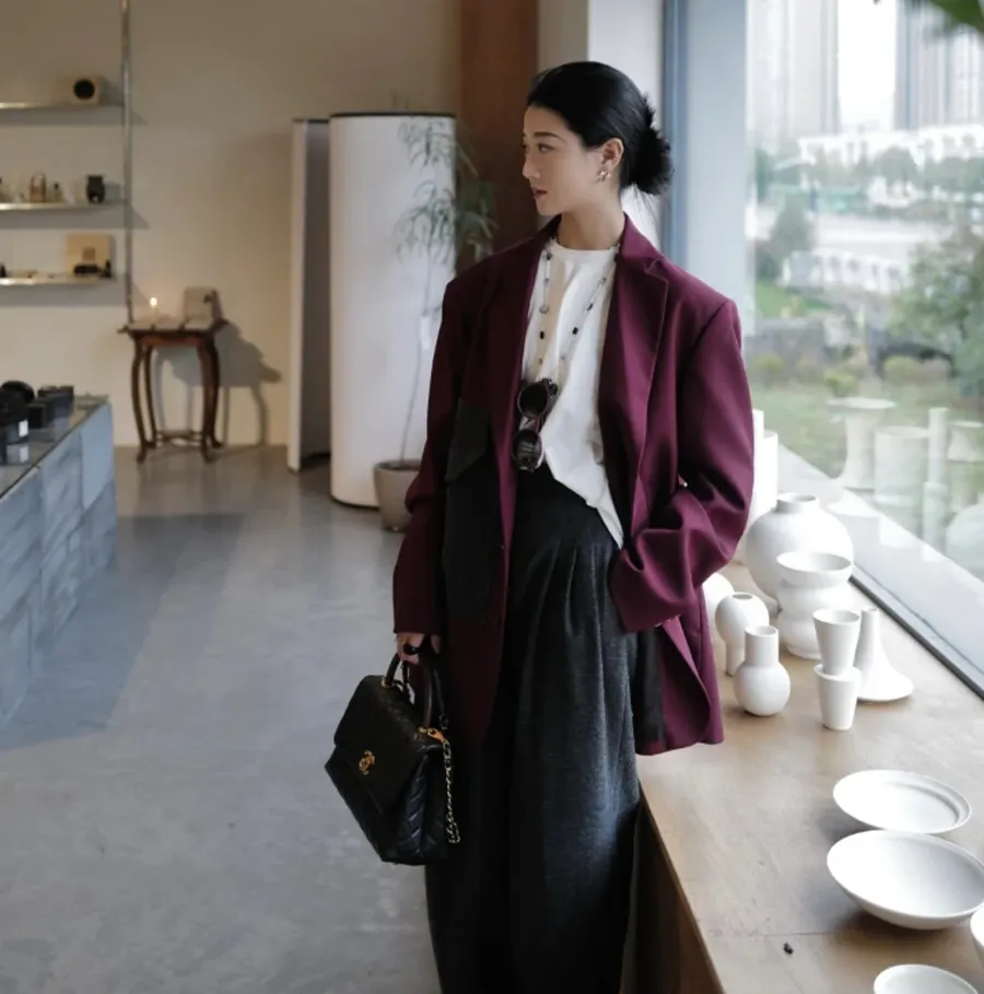 Đỏ rượu và xám than