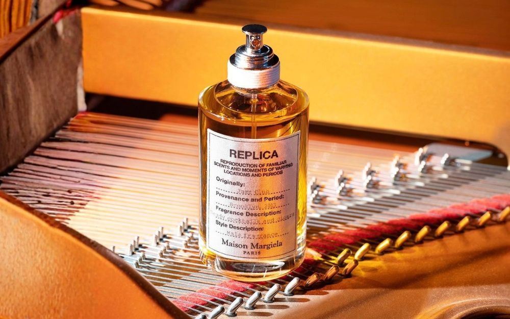 Review 10 Nước Hoa Màu Vàng Với Các Nốt Hương Sang Trọng - 2