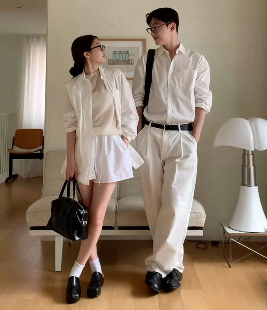 Diện trang phục có họa tiết tương đồng