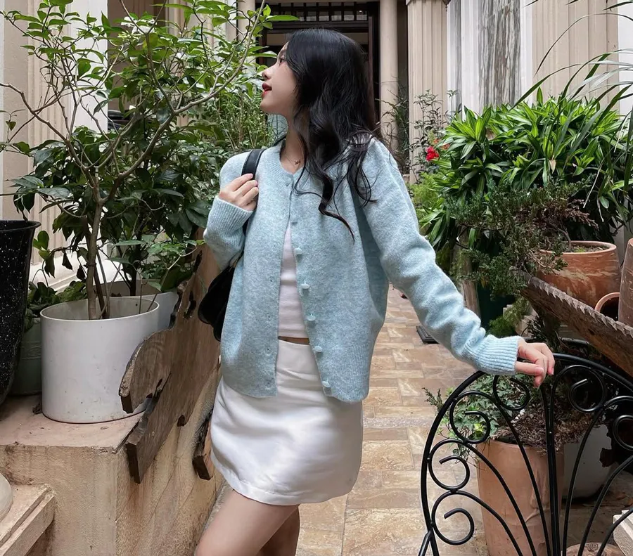 Áo cardigan mix chân váy chữ A