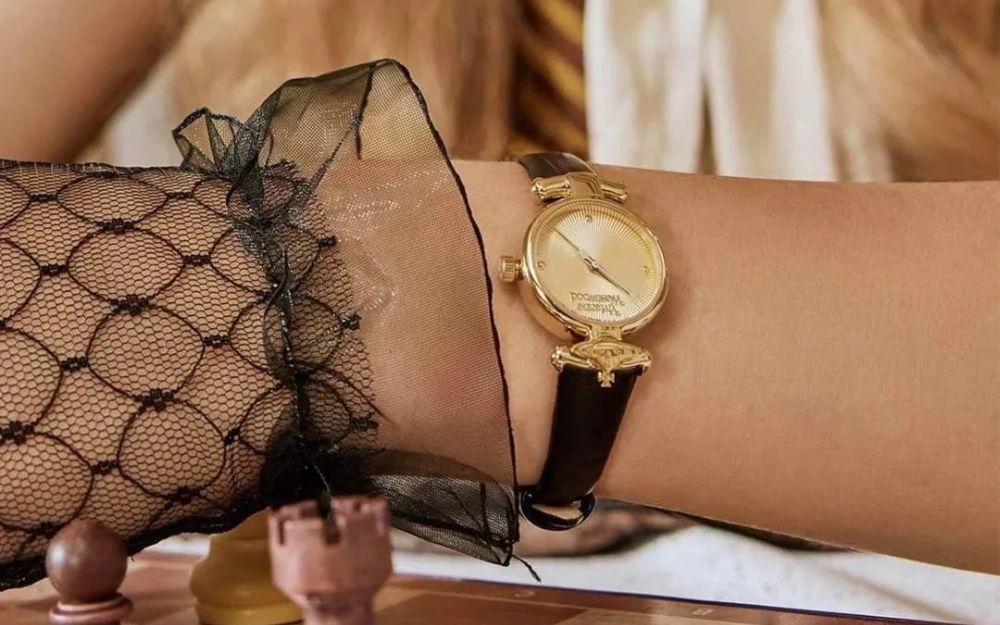 Top 10 Thương Hiệu Đồng Hồ Nữ Bán Chạy, Được Ưa Chuộng Hiện Nay - 27