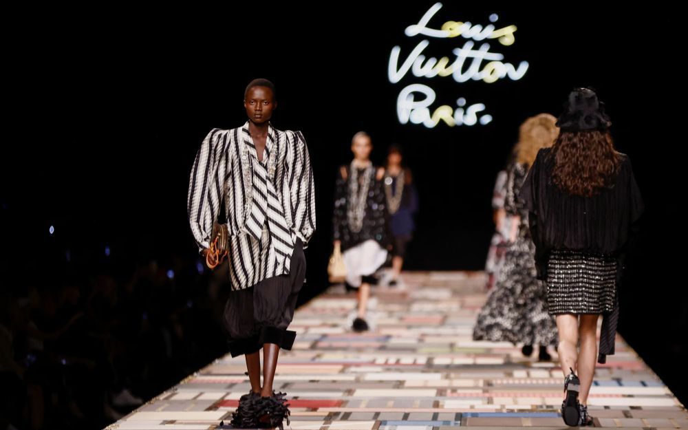 Thương Hiệu Louis Vuitton: Lịch Sử & Đặc Điểm Nổi Bật - 2