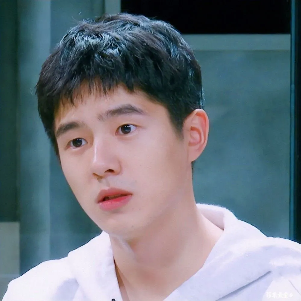 Top 20+ tóc layer nam mặt tròn đẹp, hot trend 2026 - 3