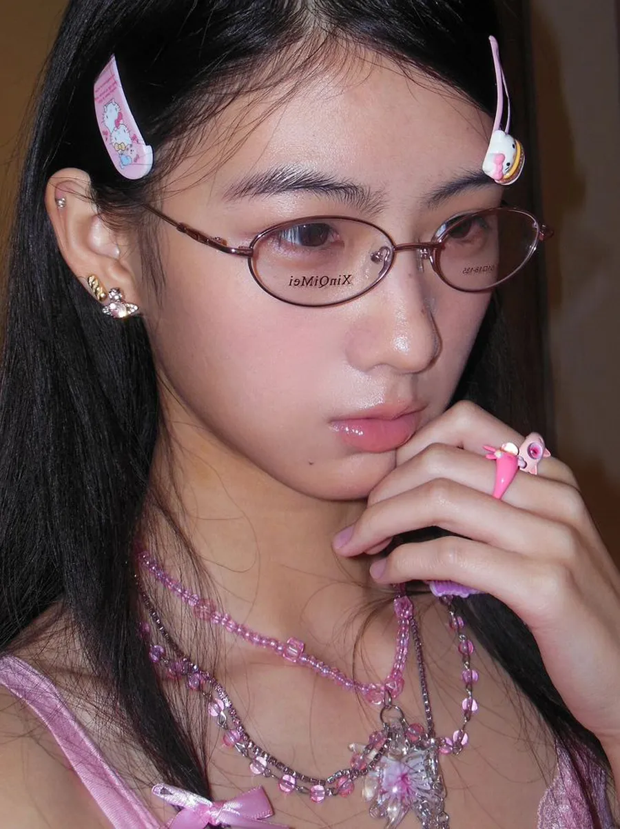 Phối Đồ Theo Hơi Hướng Y2K