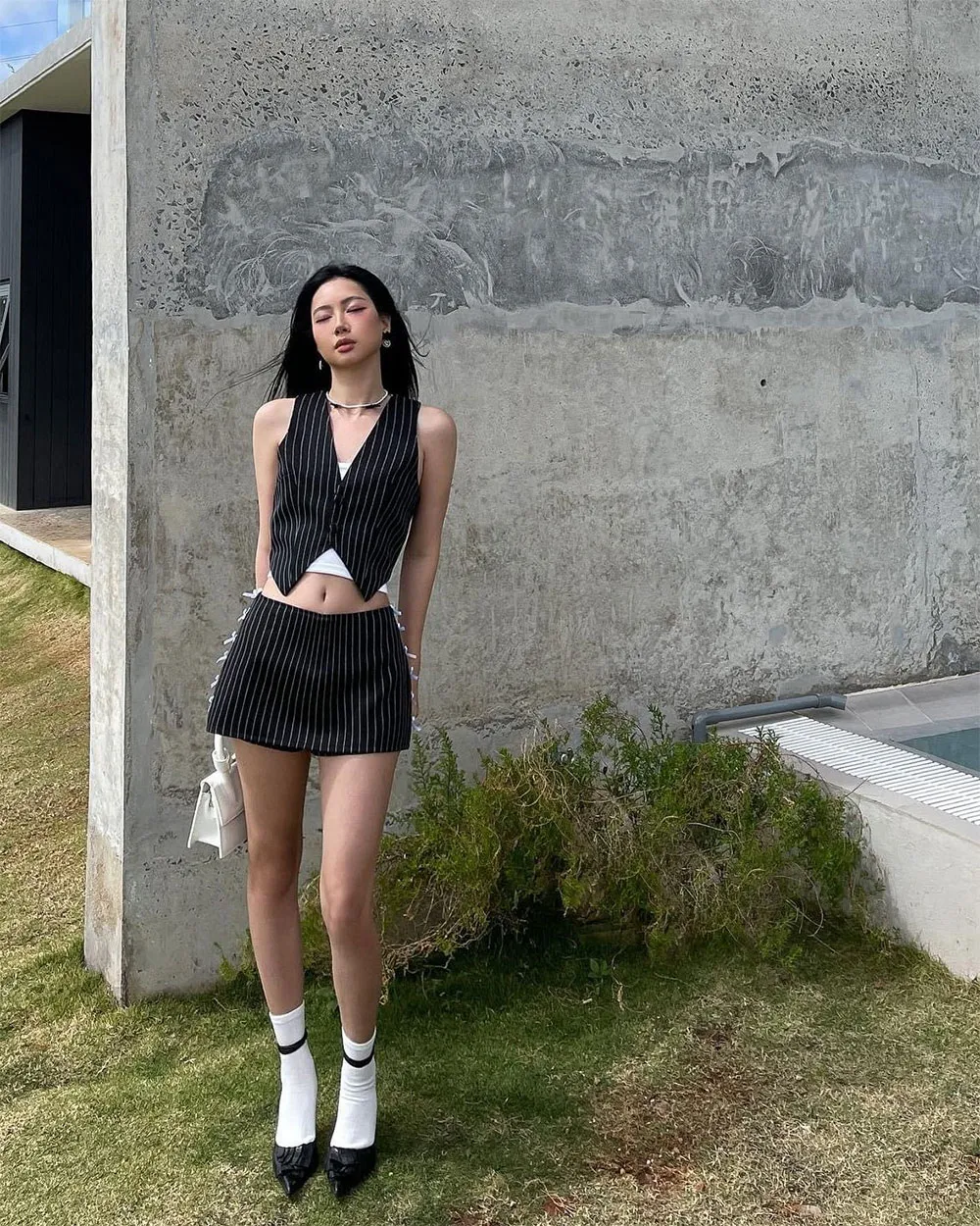 Áo sát nách mặc với gì? 10 cách phối đồ đẹp, dễ áp dụng - 13