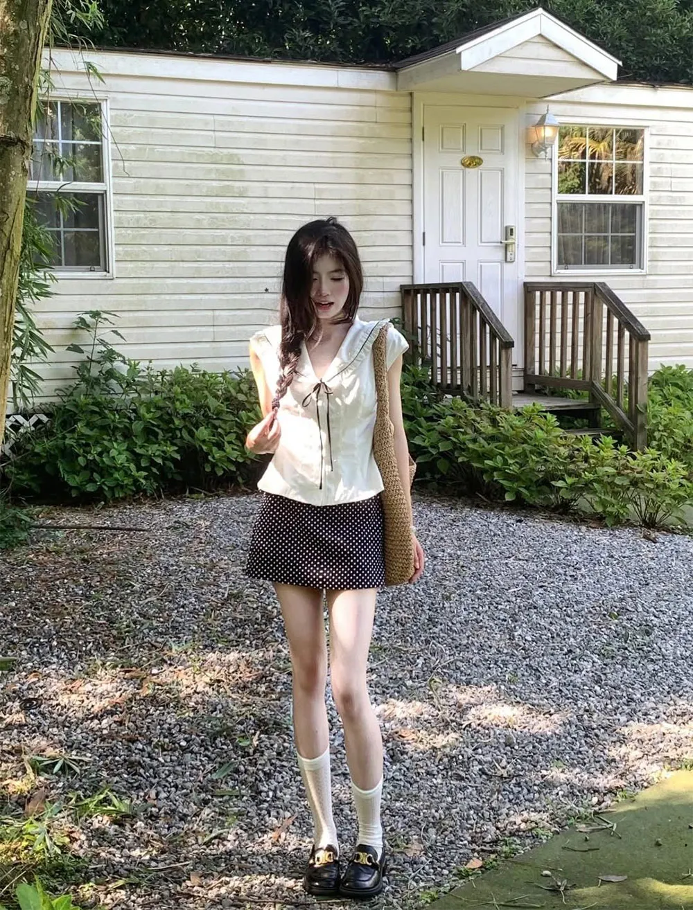 Áo sát nách mặc với gì? 10 cách phối đồ đẹp, dễ áp dụng - 4