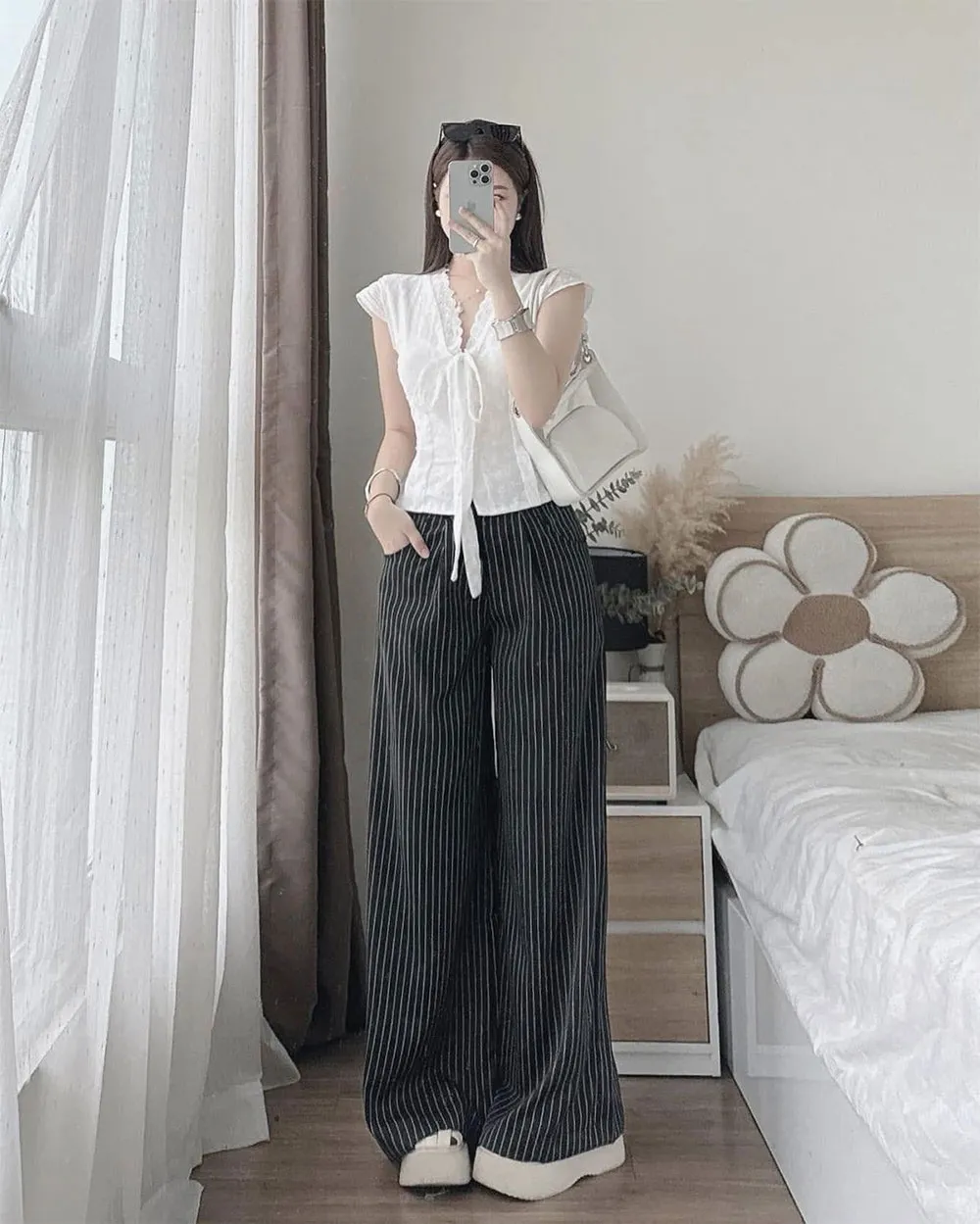 Áo sát nách mặc với gì? 10 cách phối đồ đẹp, dễ áp dụng - 7