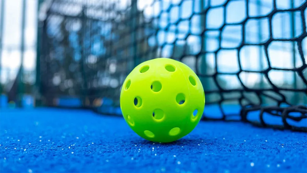 Bóng Pickleball có bao nhiêu lỗ? Phân biệt bóng 26 lỗ và 40 lỗ chi tiết - 4