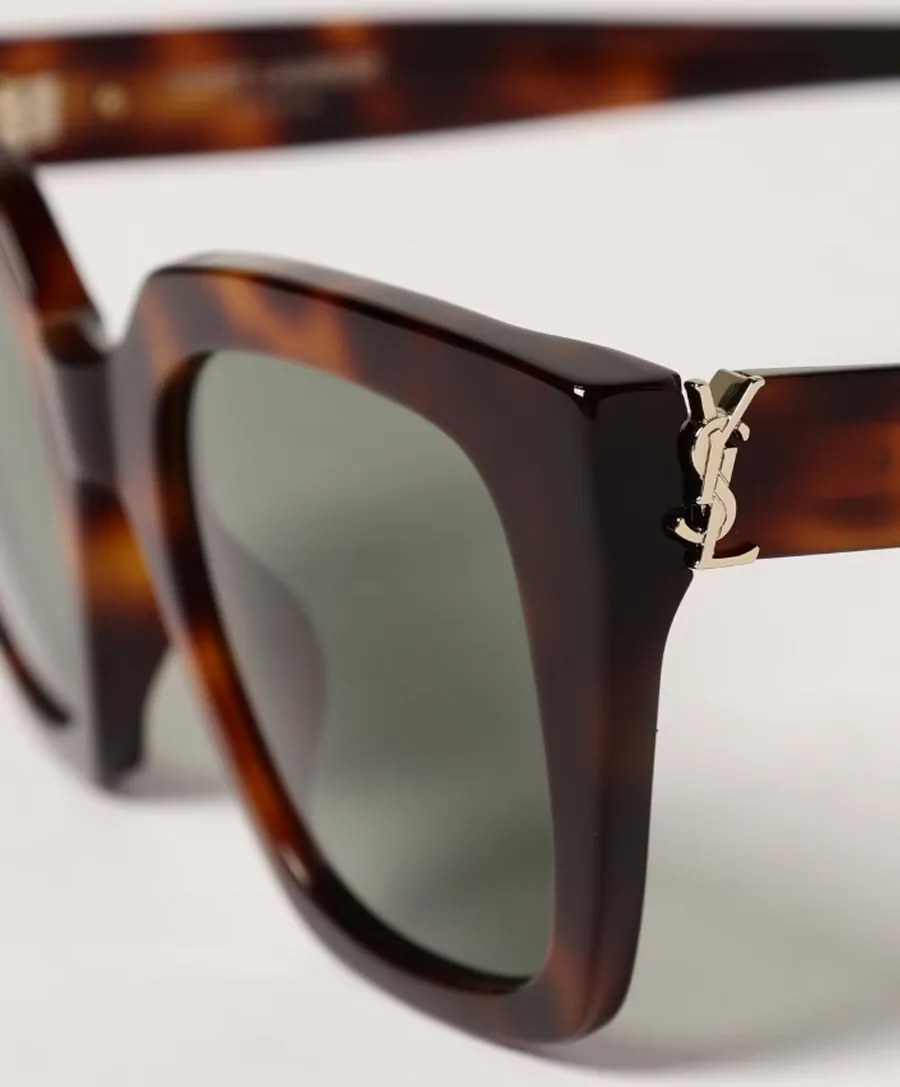 Các bước kiểm tra chi tiết kính râm YSL chính hãng