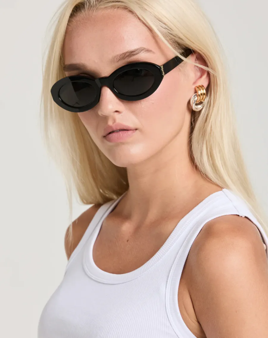 Các bước kiểm tra chi tiết kính râm YSL chính hãng