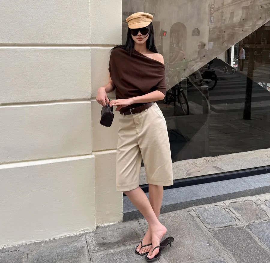 Quần lửng ống rộng phối áo trễ vai