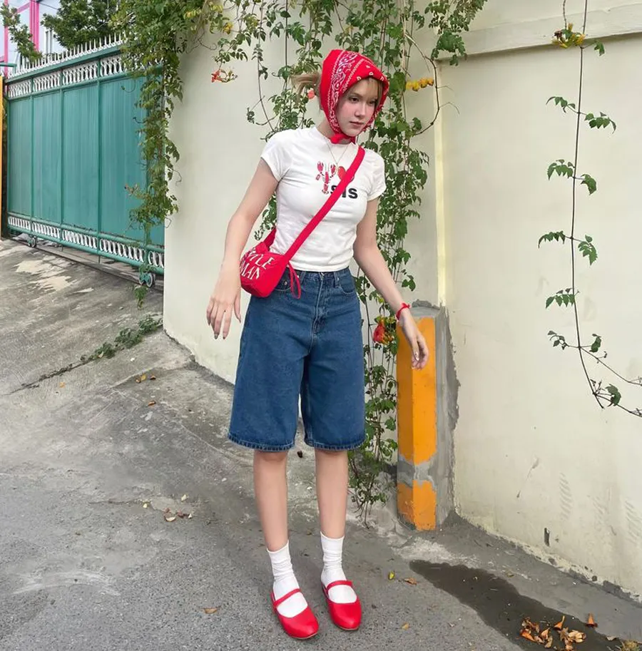 Quần lửng phối áo phông: Trẻ trung và năng động