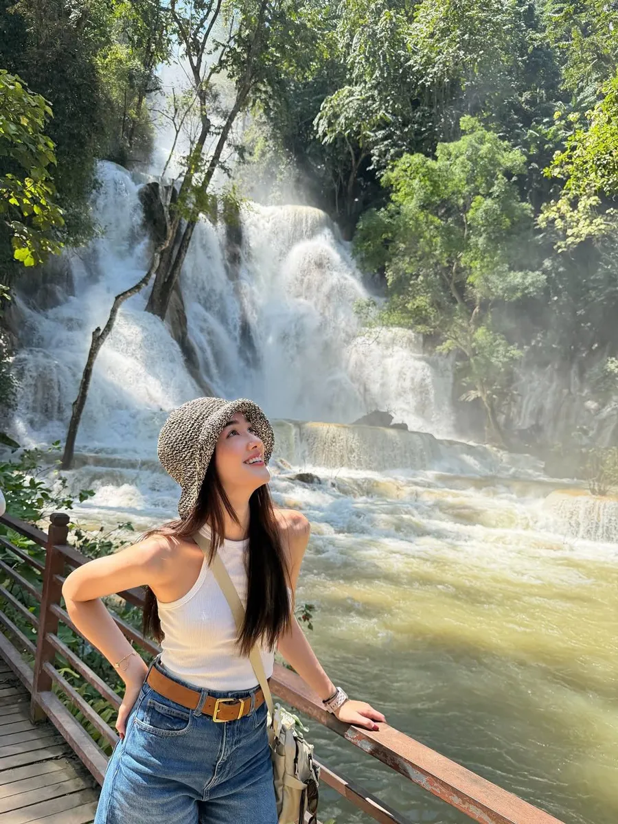 Caption du lịch leo núi mạnh mẽ và truyền cảm hứng