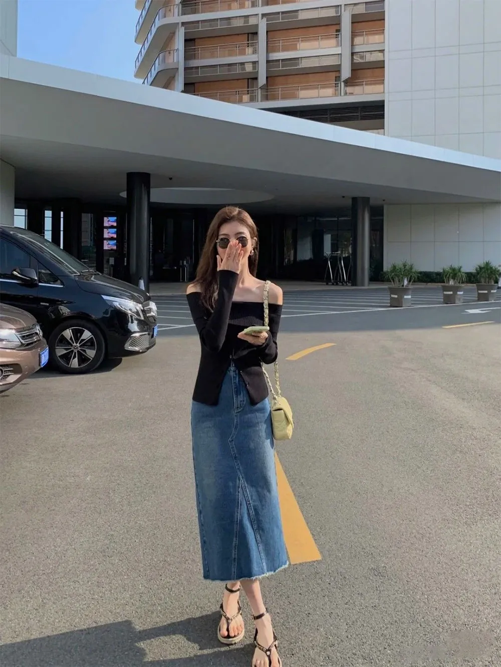 Chân Váy Jean Dài Phối Với Áo Gì Đẹp? 15+ Cách Mix Đồ Tôn Dáng - 8