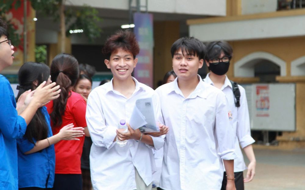 Đi Thi Mặc Gì Cho May Mắn? Gợi Ý 3 Outfits Đi Thi Cho Nam Và Nữ - 1