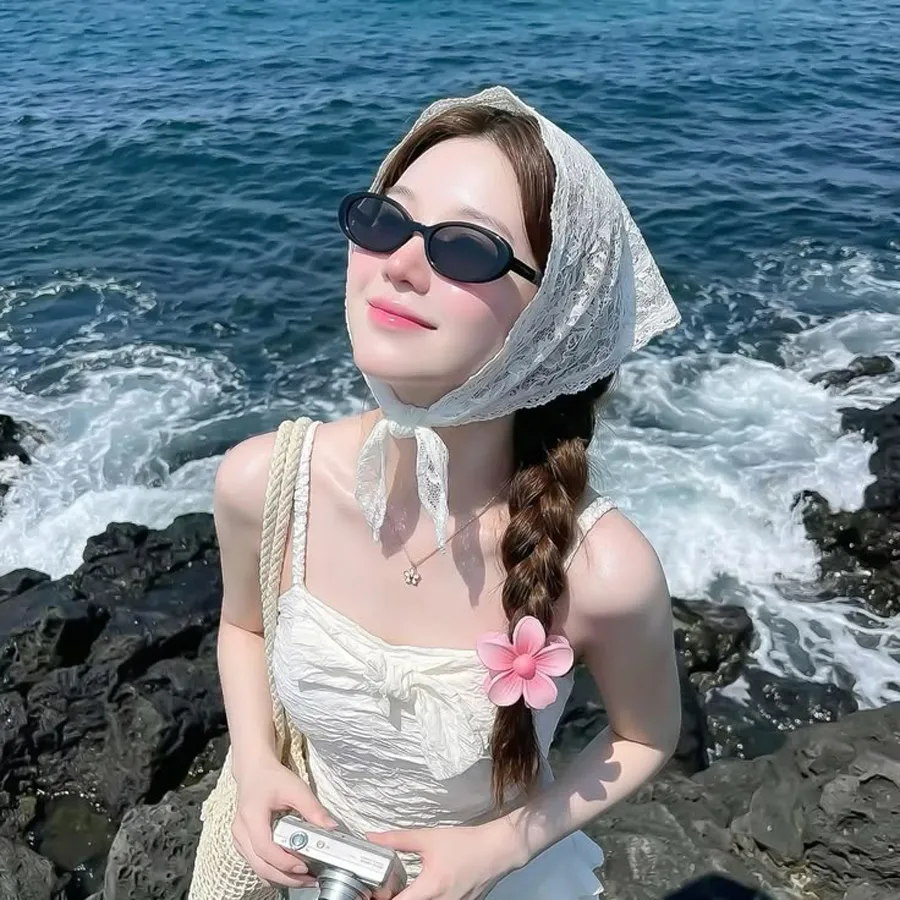 Kiểu tóc đi biển kết hợp khăn turban