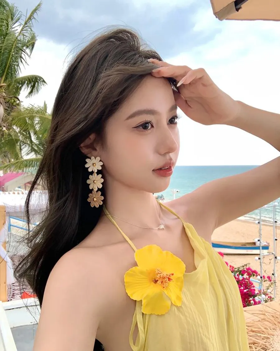 Tóc uốn xoăn sóng lơi buông xõa