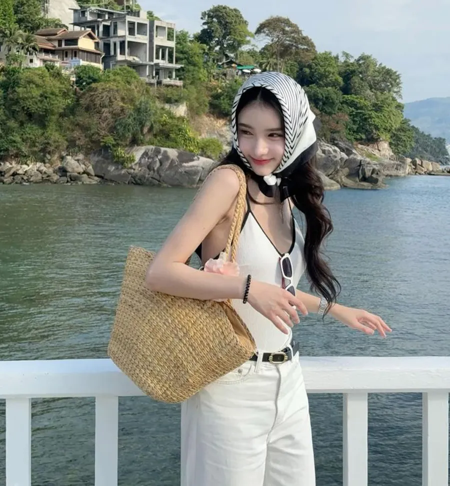 Kiểu tóc đi biển kết hợp khăn turban