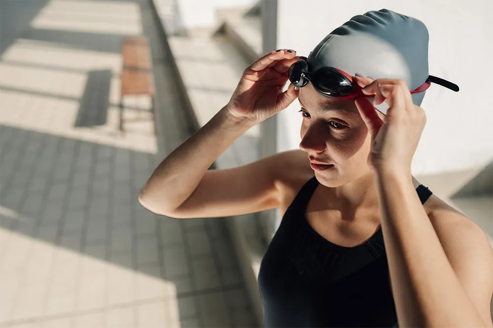 Kính bơi bị mờ phải làm sao? Cách đeo kính bơi chuẩn, không vào nước - 6