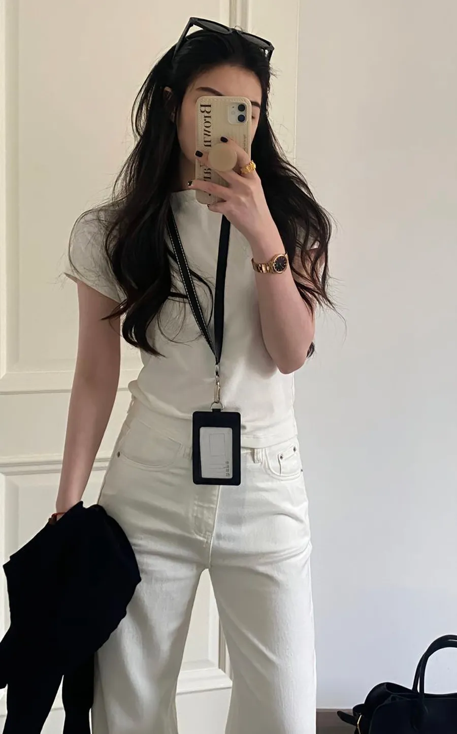 Kết hợp phụ kiện tinh tế, phù hợp môi trường công sở