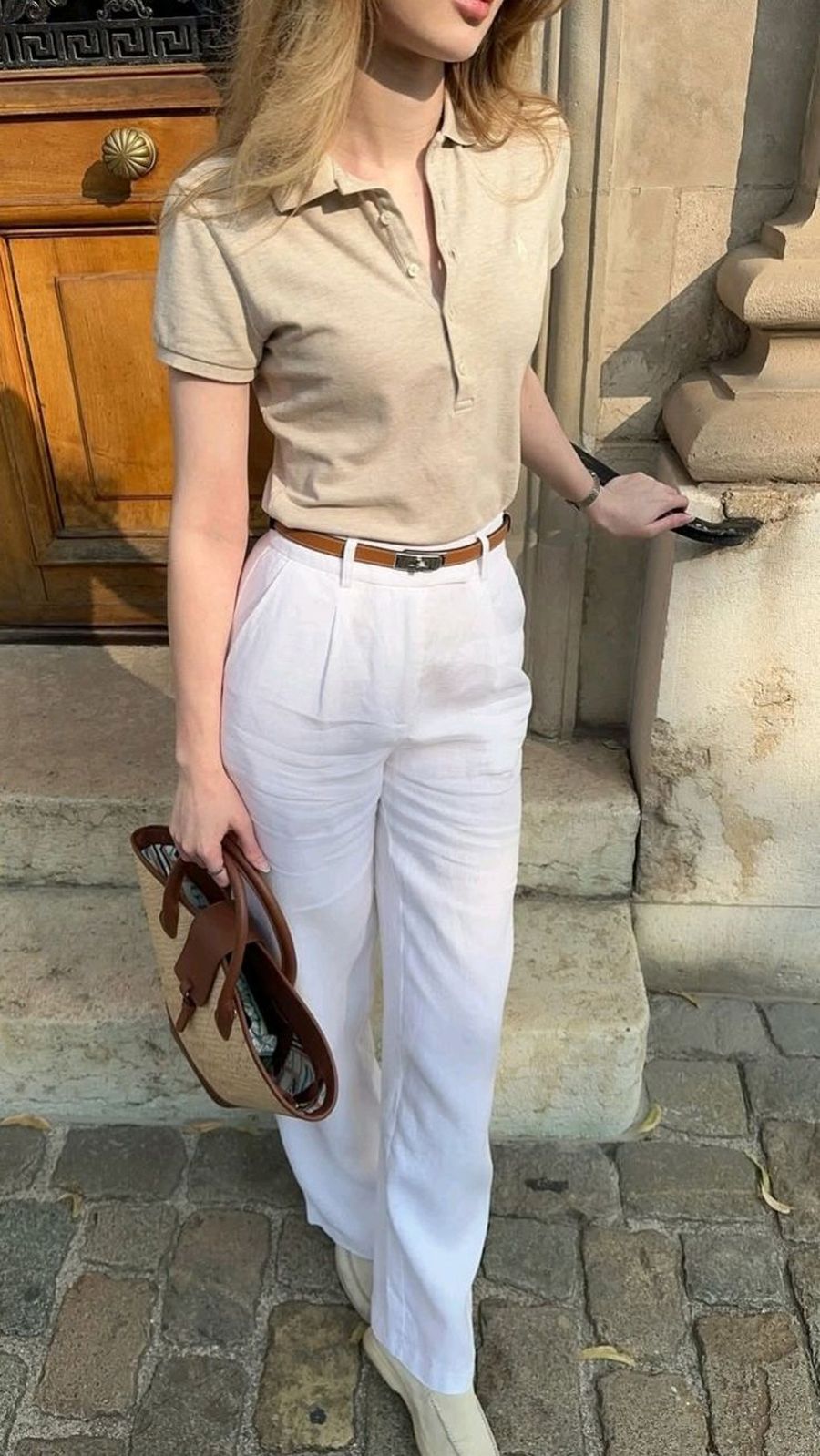 Trang phục đi làm thanh lịch với áo polo